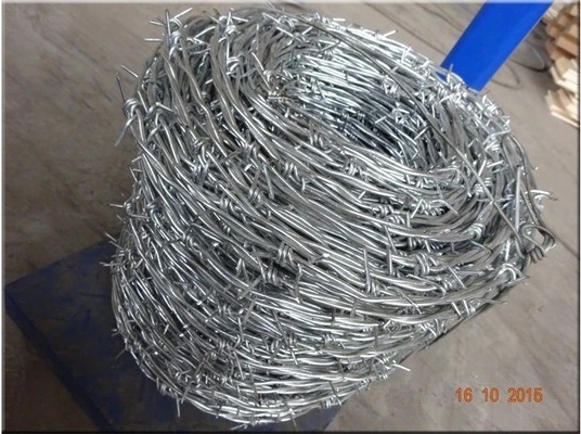 कांटेदार तार / सस्ते कांटेदार तार की कीमत प्रति रोल / कांटेदार तार रोल मूल्य बाड़