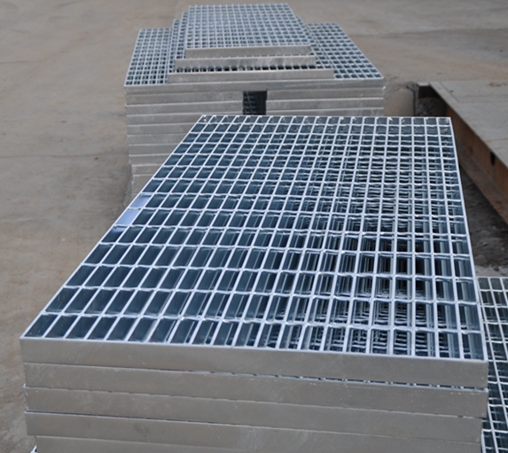 भारी शुल्क जस्ती स्टील ड्राइववे झंझरी धातु असर बार स्टील ग्रिड दाँतेदार स्टील मेष 3