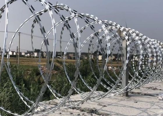 बीटीओ 22 रेजर कॉन्सर्टिना कॉइल 450 मिमी व्यास कांटेदार