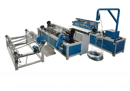 डायमंड वायर मेष चेन लिंक बाड़ बुनाई नेट बनाने की मशीन बेसबॉल क्षेत्र की सुरक्षा के लिए