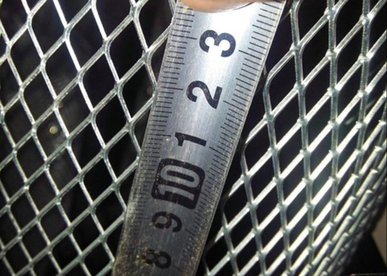 छोटे षट्भुज छेद की लंबाई 1-20 मीटर विस्तारित धातु की जाली / खिंचाव धातु की जाली