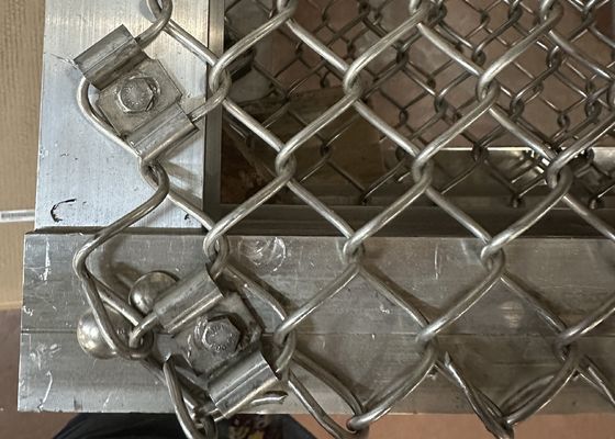 स्टेनलेस स्टील 316L चेन लिंक बाड़ कपड़े सीमा दीवार जस्ती स्टील