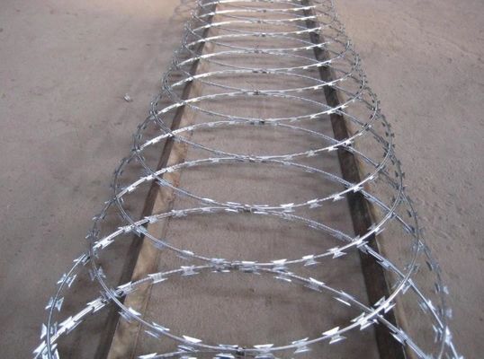 सीबीटी-65 स्टेनलेस स्टील जस्ती स्टील पीवीसी लेपित सुरक्षा रेजर तार जाल