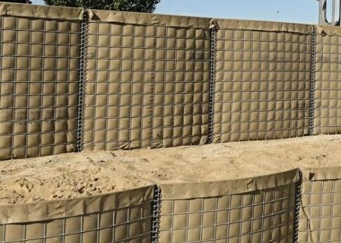रक्षा दीवार बाढ़ के लिए जस्ती तार वेल्डेड Hesco Bastion दीवार