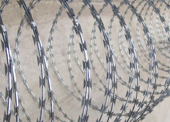 2.5 मिमी सीबीटी -60 कांटेदार कॉन्सर्टिना वायर स्टेनलेस स्टील