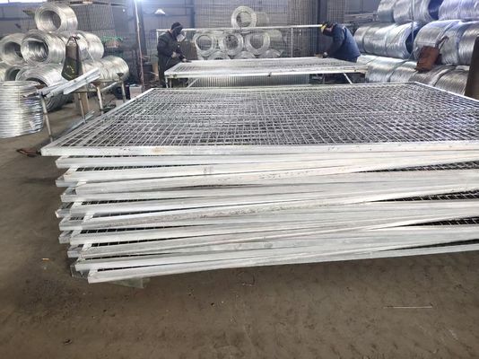 ऑस्ट्रेलिया मानक जस्ती अस्थायी जाल बाड़ पीवीसी पैर के साथ चल