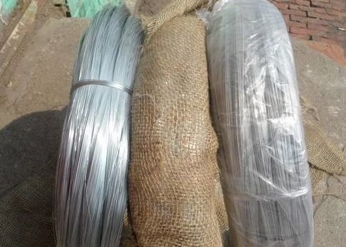 जस्ती अच्छी गुणवत्ता वाले मजबूत स्टील ग्राउंड स्टेपल्स