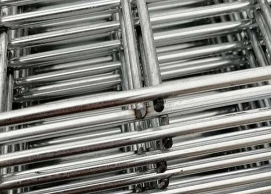 परमवीर चक्र लेपित 3 डी घुमावदार बाड़ पैनल त्रिभुज झुकने वाली बाड़> = 100 वर्ग मीटर