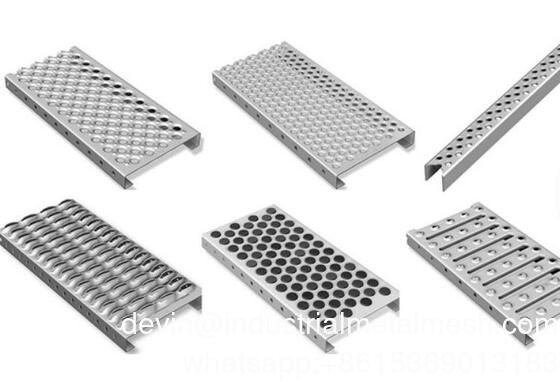 तेल रिफाइनरियों/बिजली के लिए भारी-भरकम जंग प्रतिरोधी मगरमच्छ मुंह छिद्रित सुरक्षा ग्रिप स्ट्रट वेल्डेड एंटी-स्किड ग्रेटिंग
