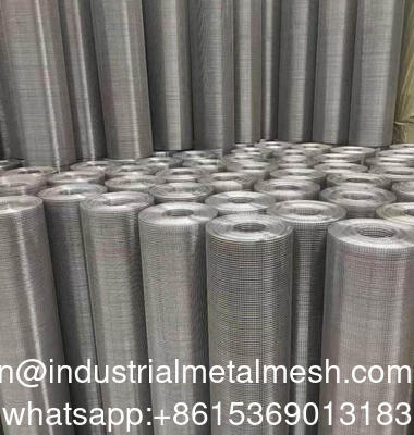 टिकाऊ वेल्डेड वायर मेष 1.5m X 25m सिल्वर गैल्वेनाइज्ड रोल