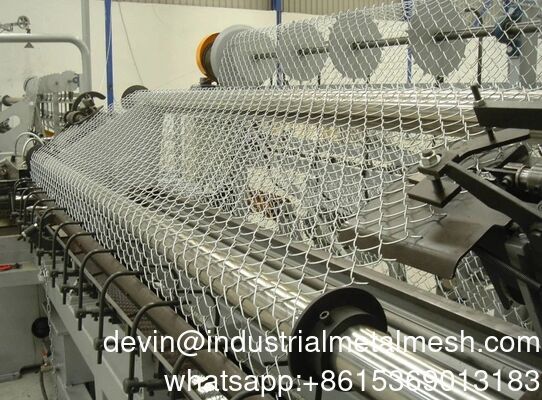 बास्केटबॉल कोर्ट चेन लिंक बाड़ 36 इंच जस्ती चेन लिंक बाड़ रोल