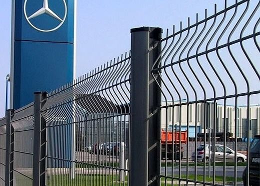 पाउडर कोटेड वेल्डेड कर्व्ड मेटल फेंस पैनल हेवी गेज हीट ट्रीटेड