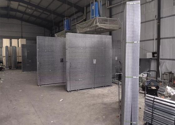उद्यान बाड़ पैनल के लिए गर्मी प्रतिरोधी पीवीसी 3x3 वेल्डेड तार जाल