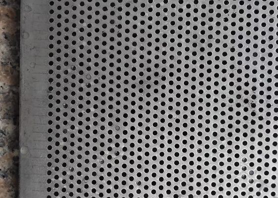 0.6 मिमी छेद 80 मिमी चौड़ाई स्टेनलेस स्टील छिद्रित शीट गोल छेद